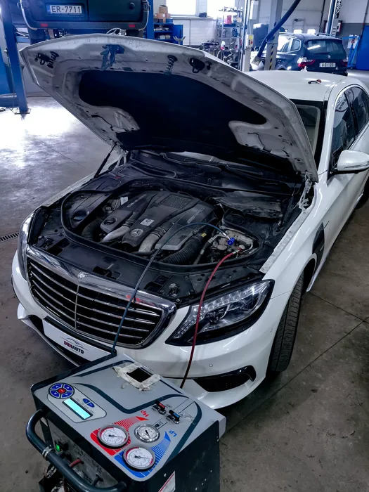 Mercedes kondicioniera uzpilde